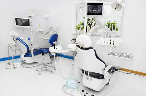 Dr. Ilya Sapozhnik, DDS